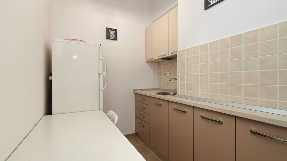 Garsoniera de inchiriat, zona Piata Alba Iulia - Arogant - planul doi - Poză 11