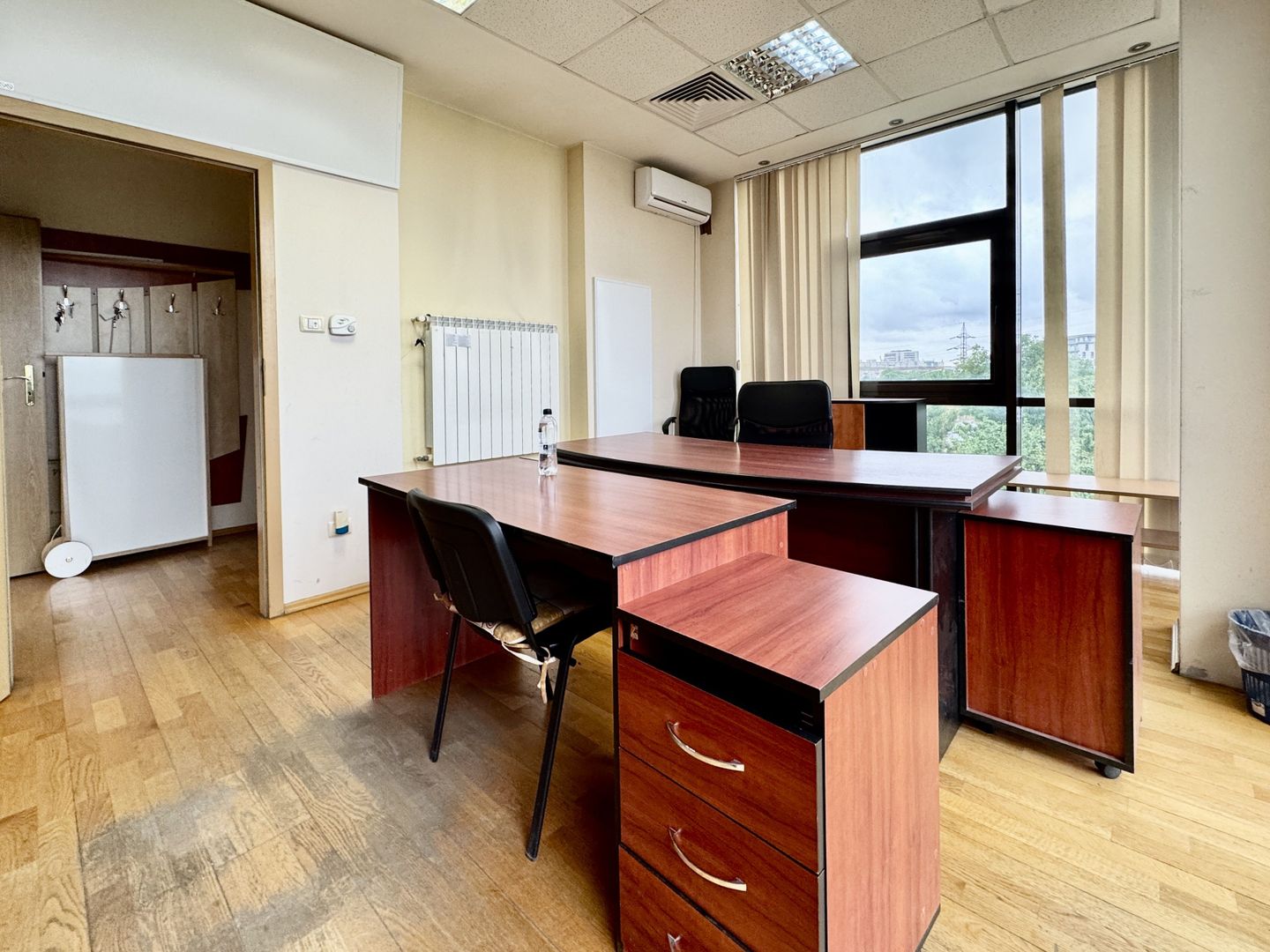 Spațiu pentru birouri langa Funshop Buziașului - Poză 26