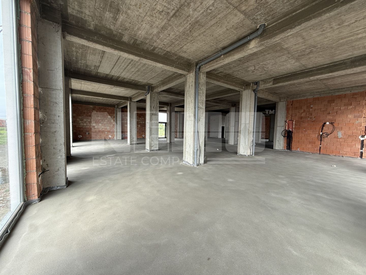 Spatiu comercial nou 550 mp Radauti 550.000 Euro - Poză 1