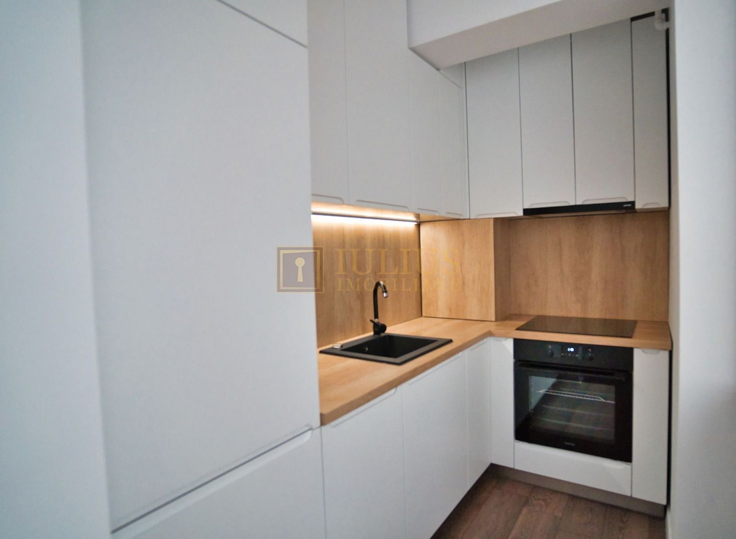 apt 2 camere langa Isho, loc de parcare privat, centrala proprie - Poză 10