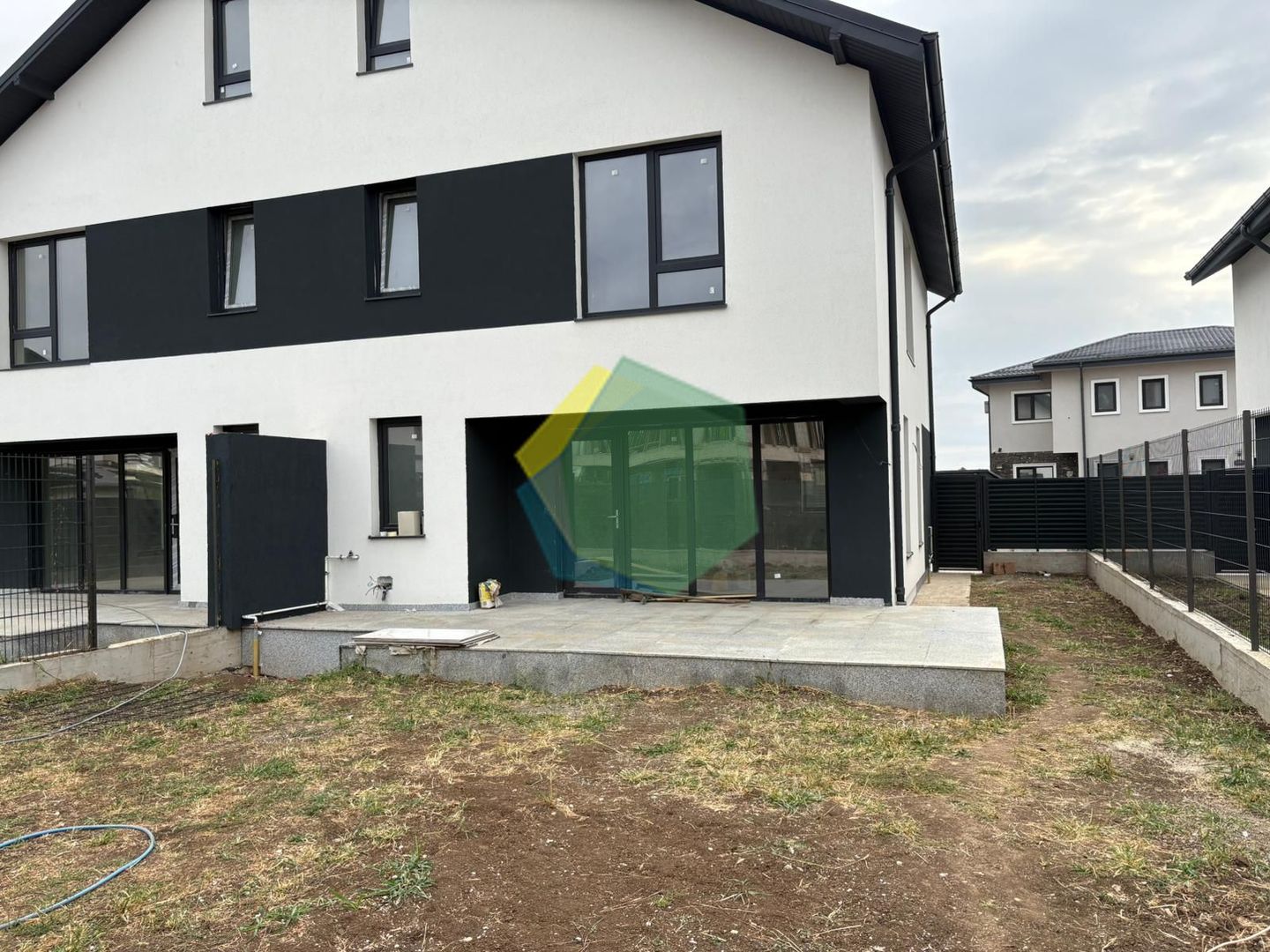 VILA DUPLEX DEOSEBITĂ | OTOPENI CENTRAL | CURTE GENEROASĂ - Poză 3