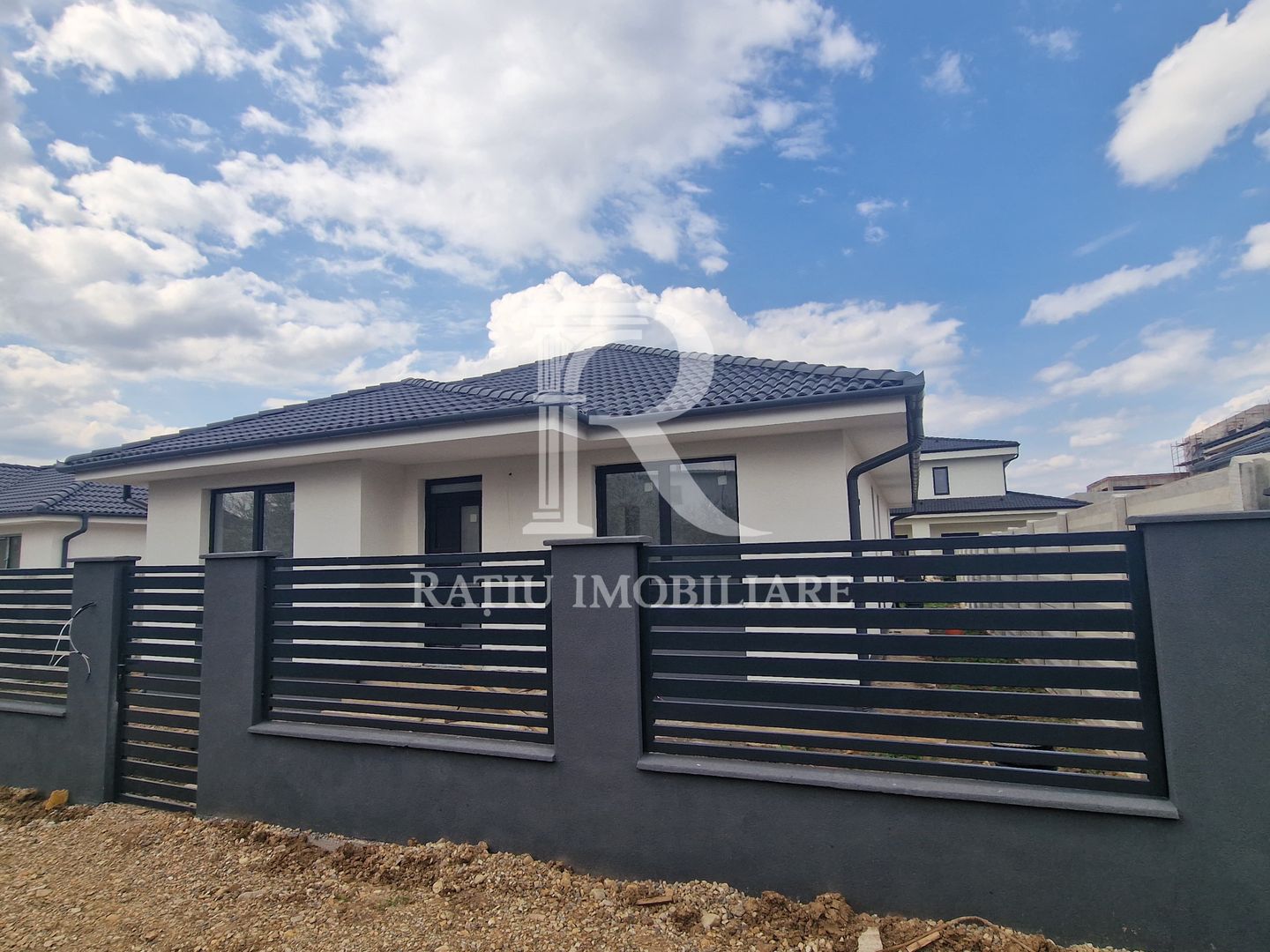 Casa cu 4 camere semifinisata | Oradea | Bihor - Poză 1