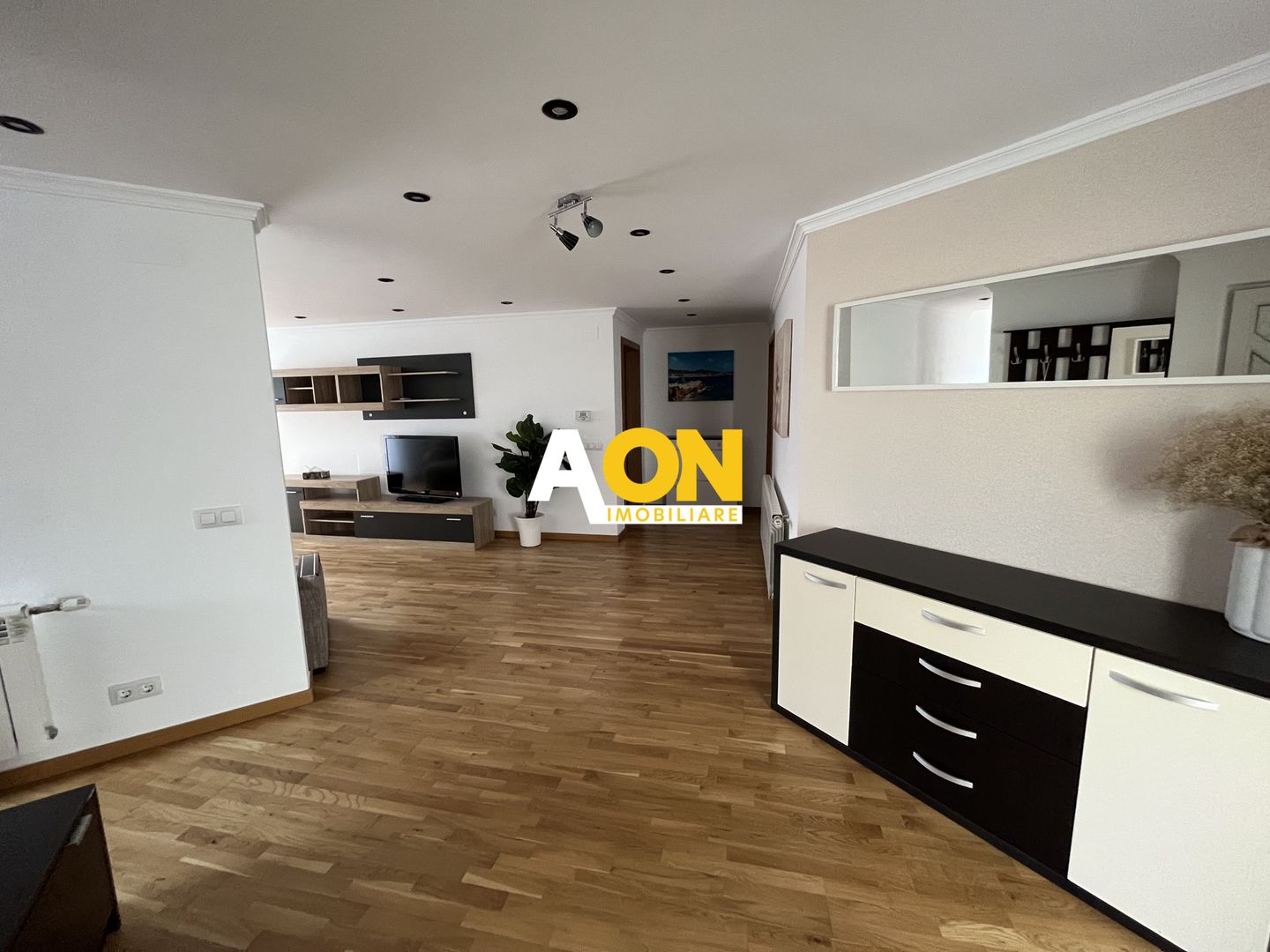 Apartament de inchriat cu 2 camere, terasa, loc de parcare - Poză 4