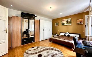 Apartament 4 camere,  cu vedere spre centrul vechi din Piața Unirii - Poză 4