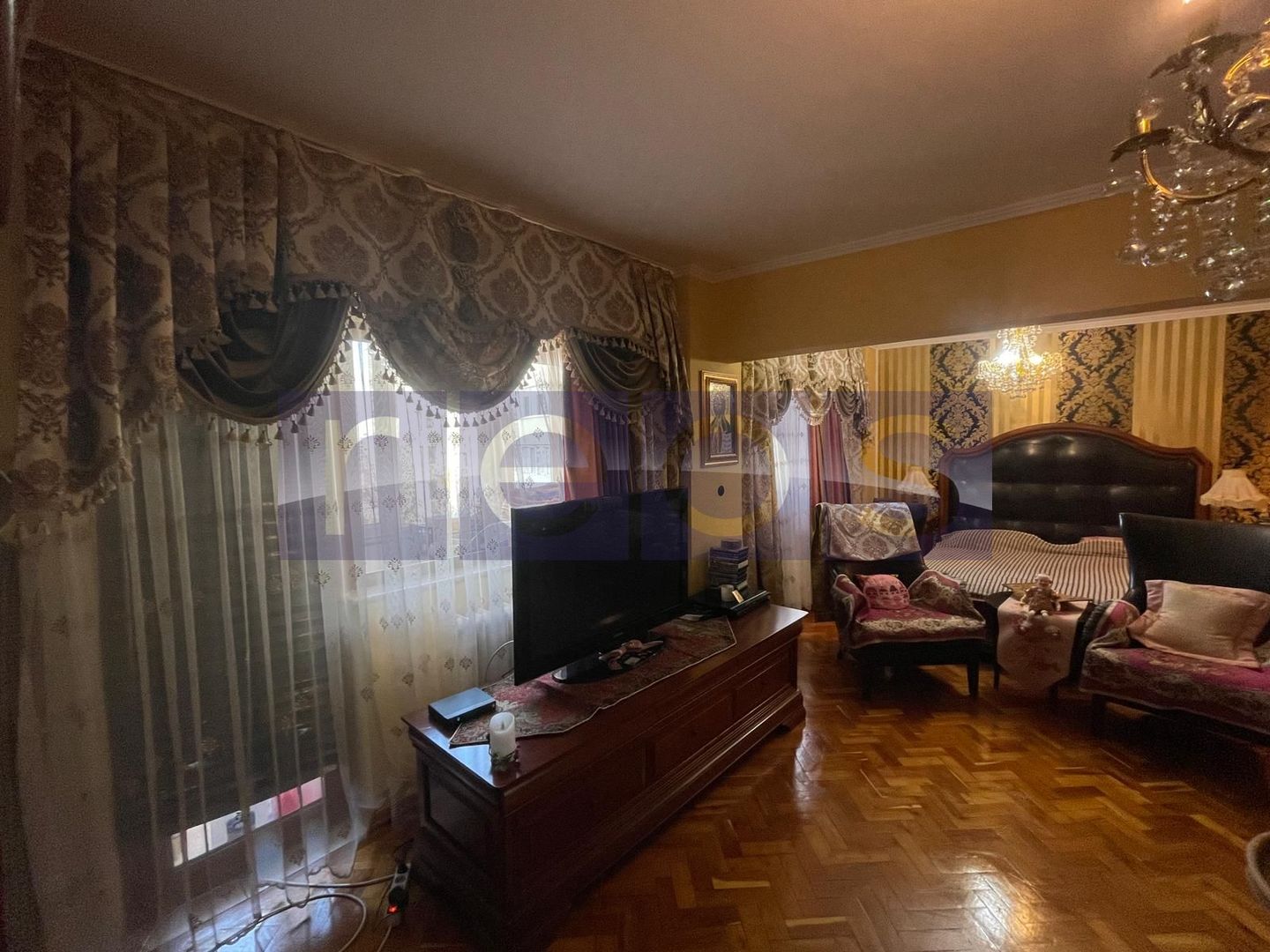 APARTAMENT 4 CAMERE CALEA MOȘILOR - Poză 1