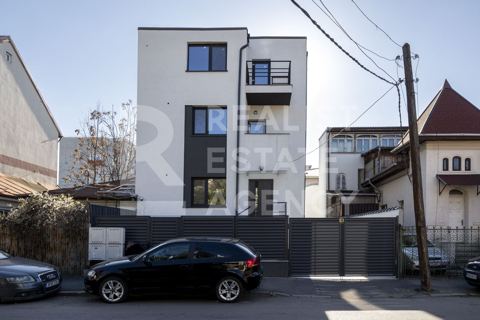 Vânzare, casă, 8 camere, zona 1 Mai, București - Poză 1