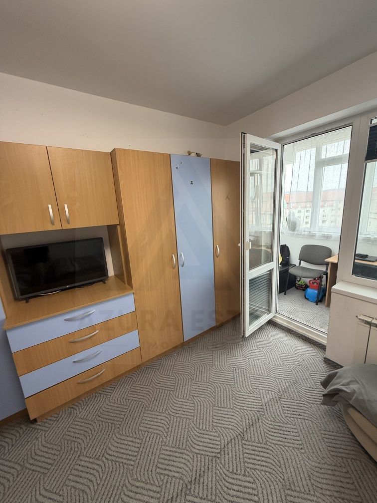 Apartament 3 camere 78 mp utili 3 balcoane 2 bai boxă  zona Terezian - Poză 2
