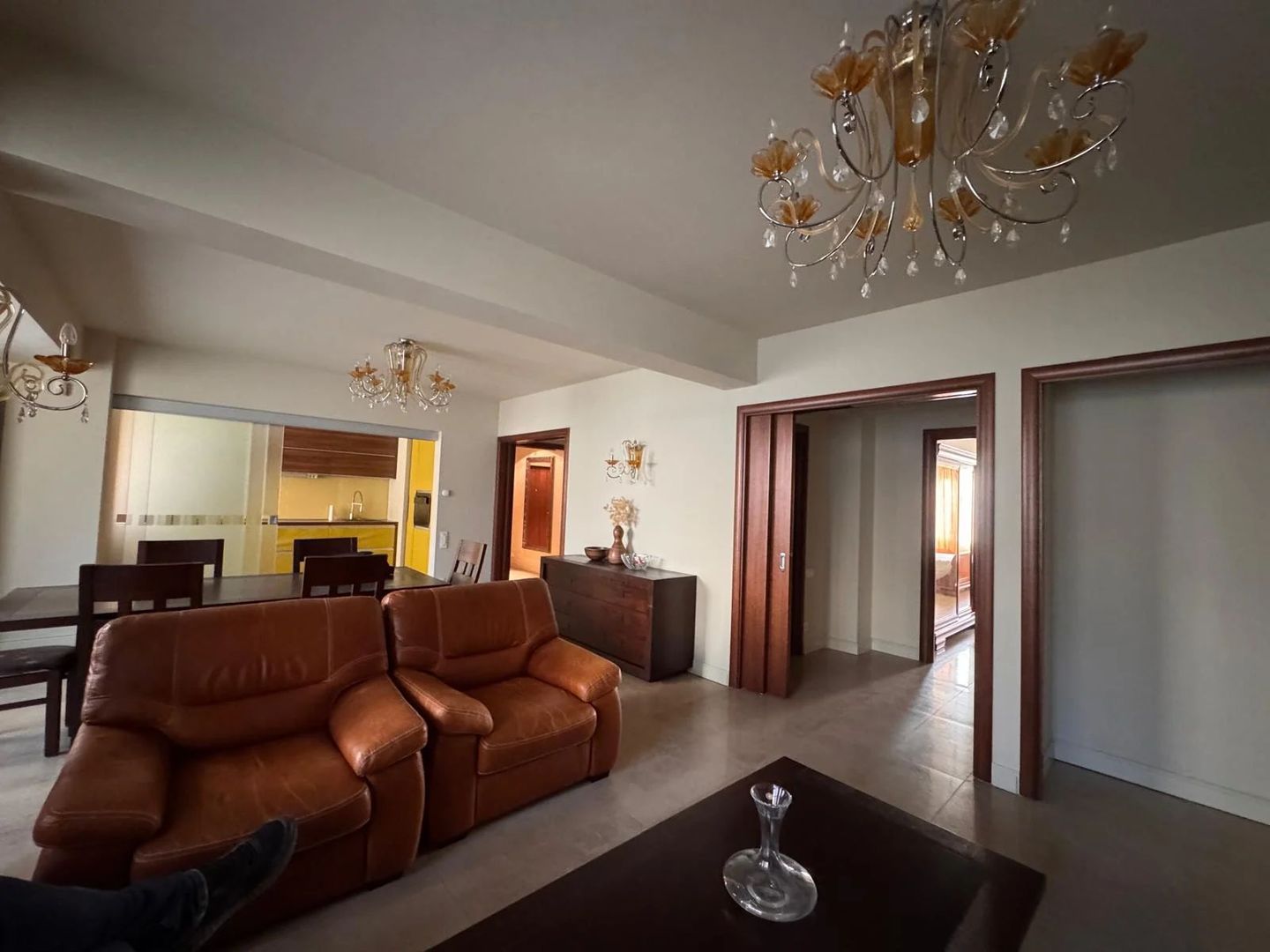 Apartament cu 3 camere de vânzare în Central, Suceava - Poză 3