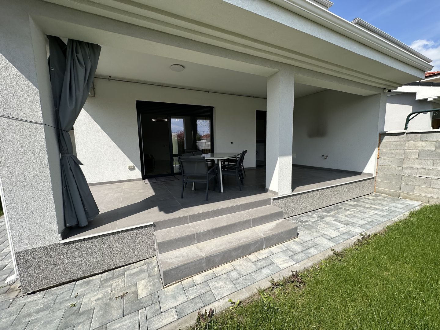 Duplex despărtit  prin garaj zona Ikea - Poză 6