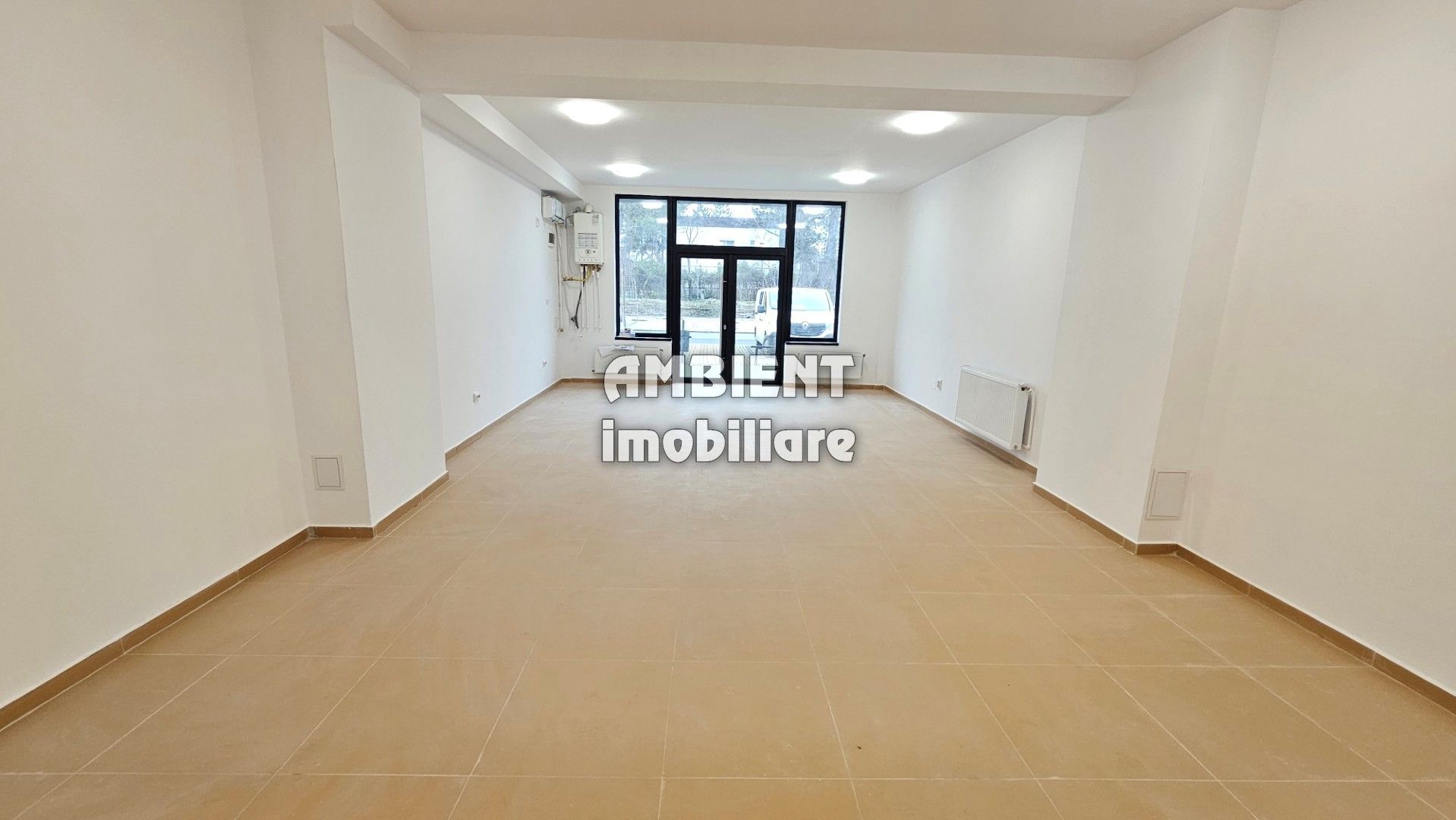 DE ÎNCHIRIAT - Spațiu comercial 53 mp, zona MOVAS - Poză 1