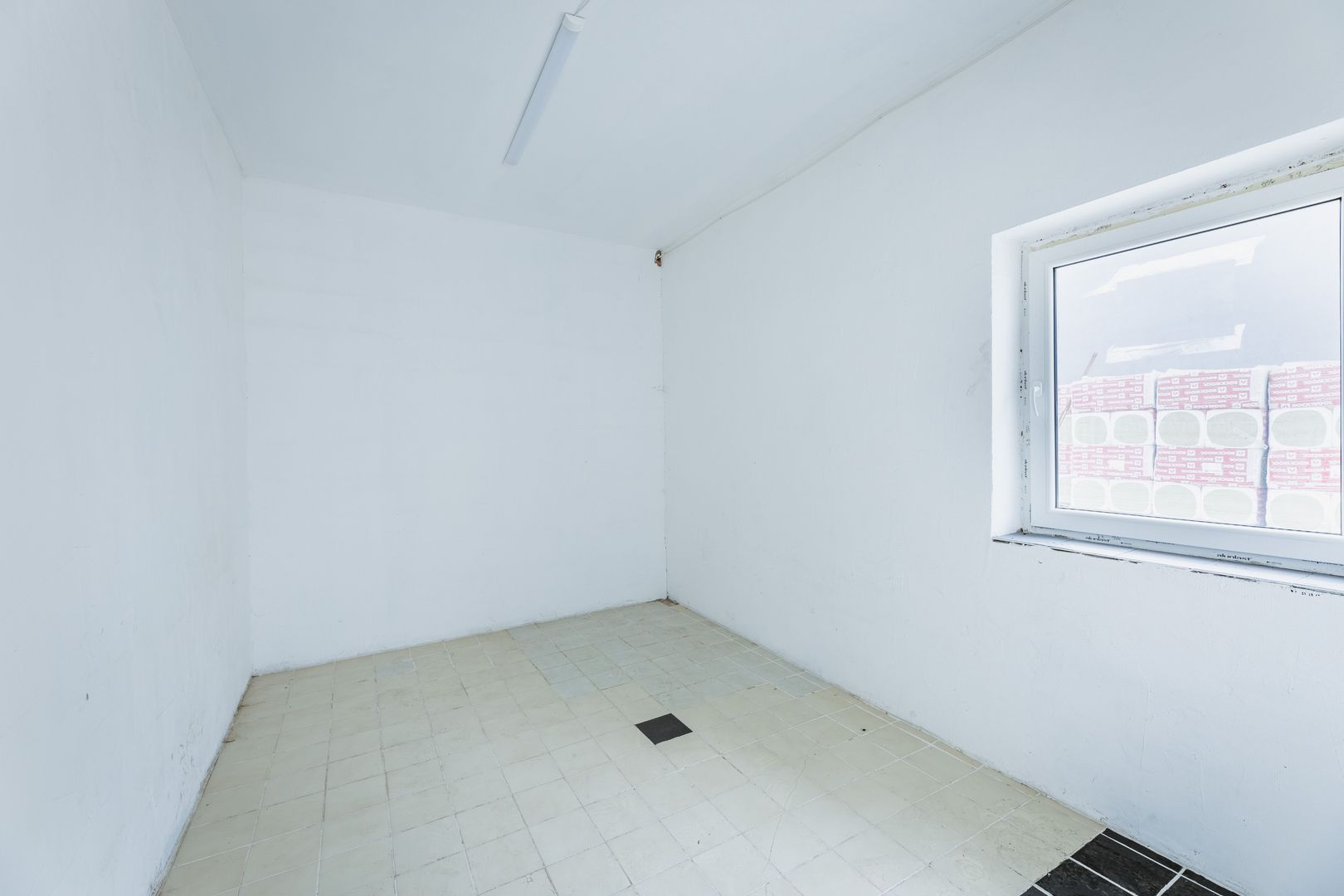 Hală de închiriat 330 mp - Poză 4