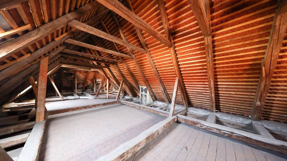 Casă Săsească Autentică cu Șură Impresionantă în Cristian – Teren 2729mp - Poză 33