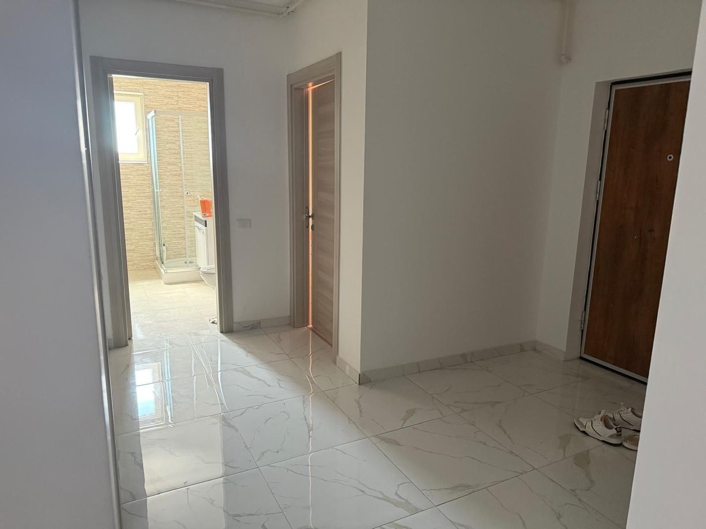 AP. 3 CAMERE- PARCARE INCLUSA, BUCATARIE INCHISA, CENTRALA PROPRIE - Poză 7