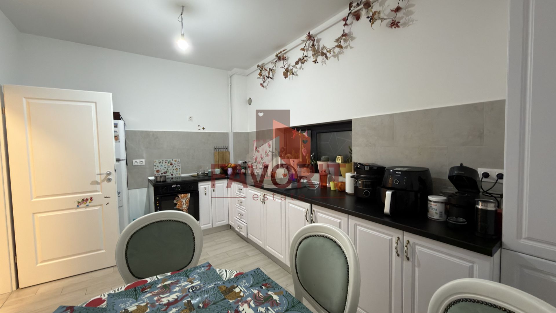 Decomandat. Cu gradina proprie. Mobilat si utilat - Poză 3