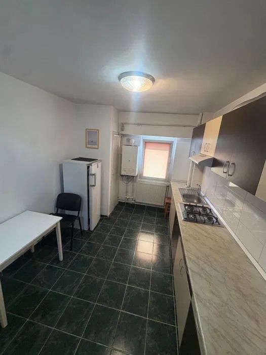 Apartament 2 camere 60 mp-zona Nicolina-Belevedere - Poză 4