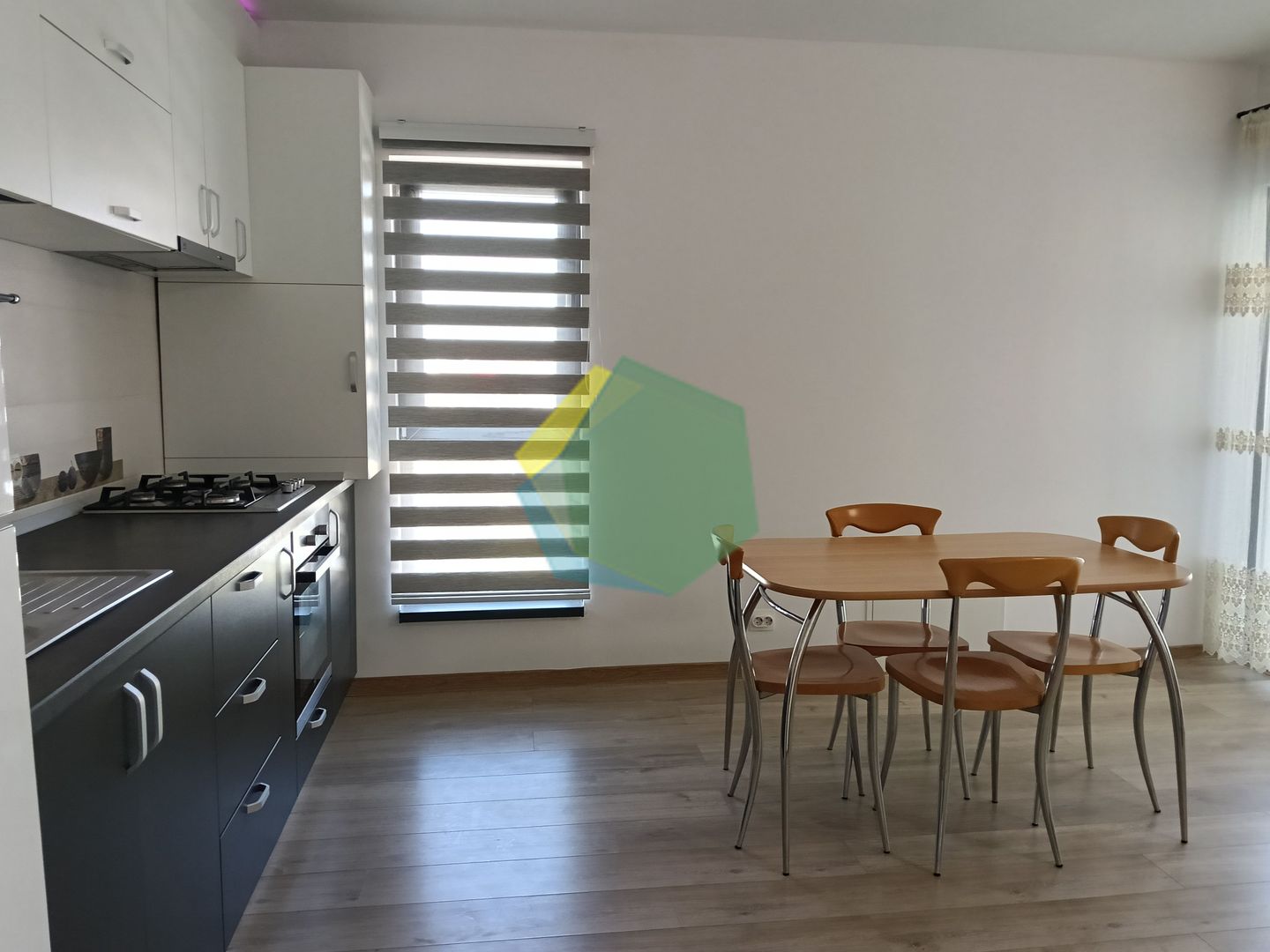 Apartament cu living generos și terasă, disponibil imediat – Otopeni - Poză 4