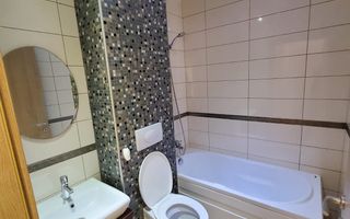 3 CAMERE IN COSMOPOLIS - Poză 3