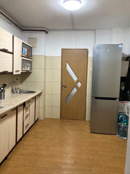 Apt 3cam renovat  69mp, dotat cu  CT, AC , an 1985  etaj 7/8, mobilat - Poză 9