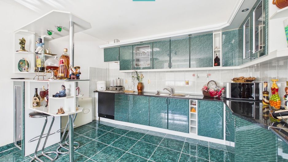 Casa cu potential multiplu in Curtici - Poză 19