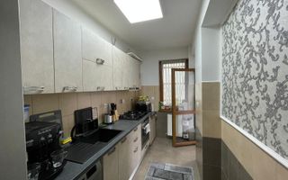 DE VANZARE APARTAMENT CU DOUA CAMERE IN BLOC NOU - Poză 5