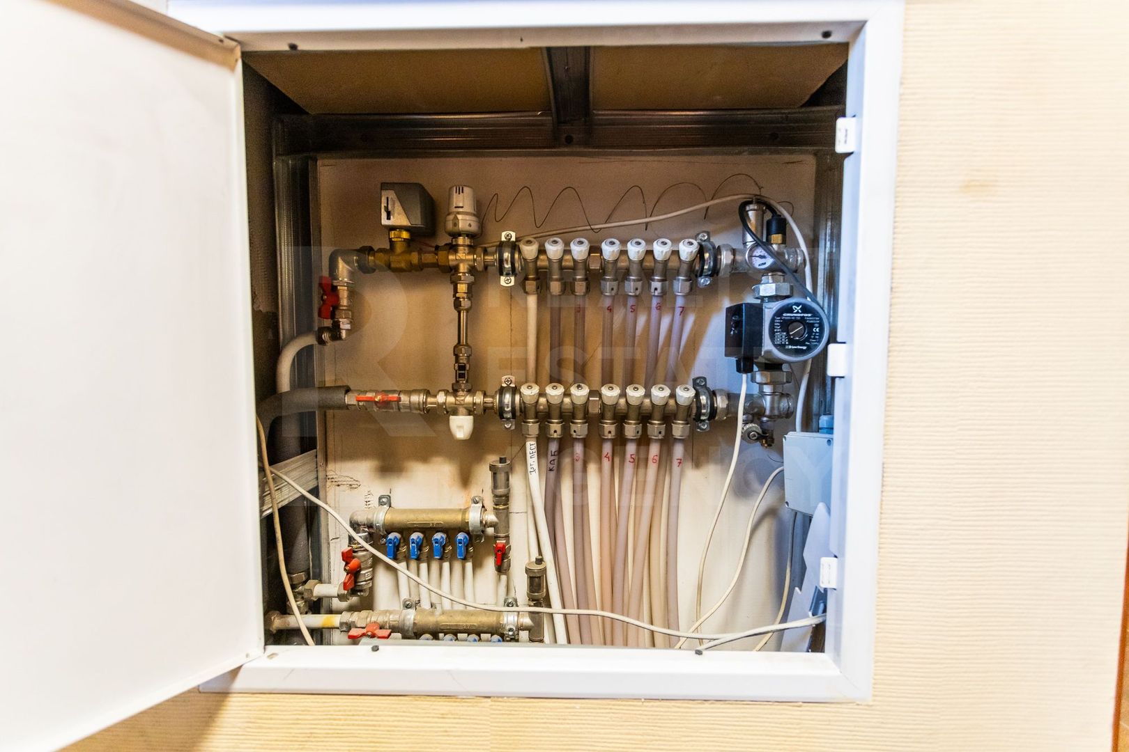 Vanzare spatiu comercial de 256 m2 în centrul capitalei - Poză 2