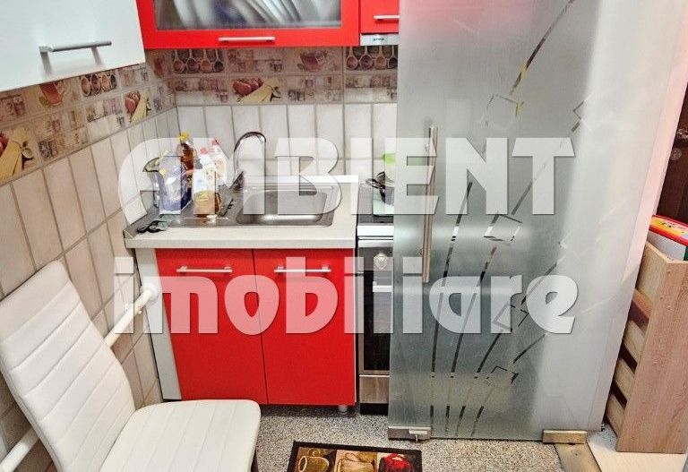 Apartament cu 2 camere, etaj 3, mobilat și utilat, zona CENTRU; - Poză 4