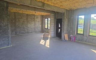 Casă de vânzare în Schitu Duca, Iași - 210 mp utili, 4 camere, 3 băi - Poză 3