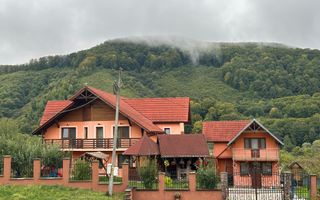 Vila cu 8 camere de vanzare, teren 1580mp, Zona Praid - Poză 1