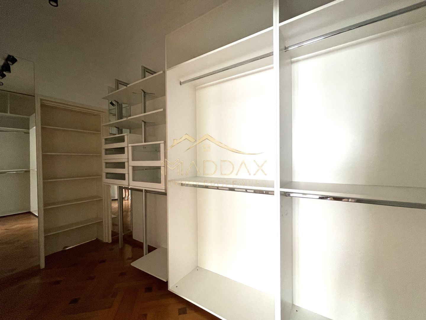 4 rooms ***203 SQM useful*** / 38 SQM terrace + garage / Primaverii - Poză 11