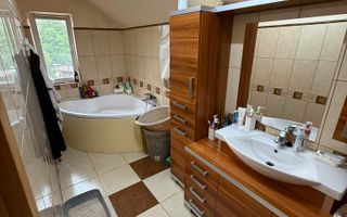 Casă de vânzare 4 camere | Lupeni, Sibiu | 141 mp utili, teren 676 mp - Poză 18