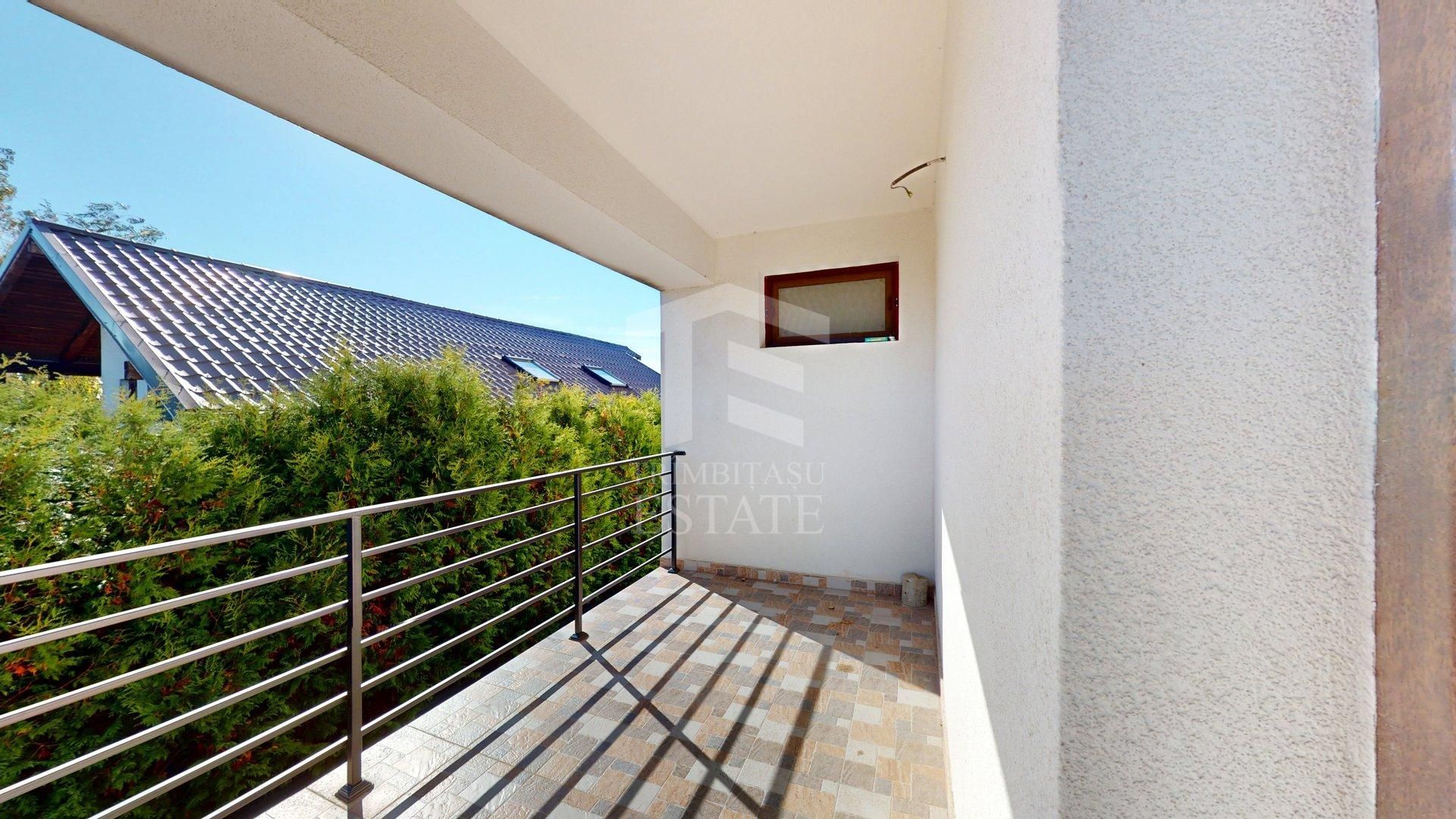 Duplex întreg cu Panouri Solare! Cu 2 intrari! - Poză 9