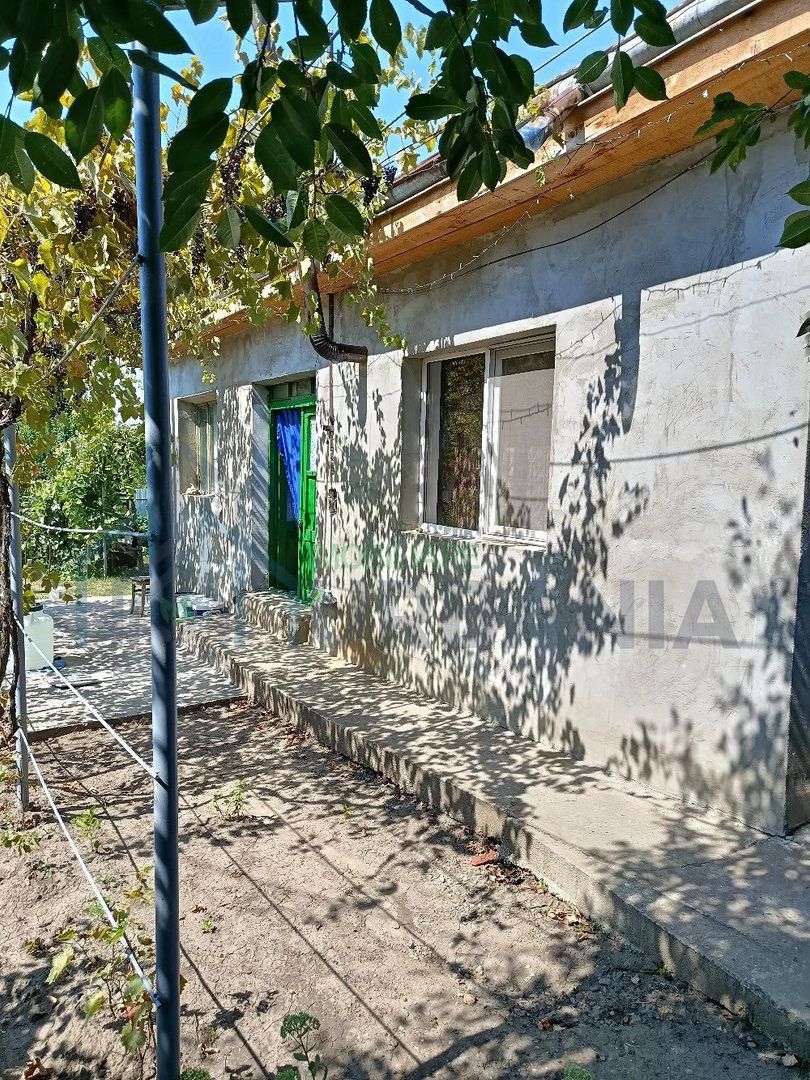 Casă construită în 1975, teren 450 mp, Sarca - Poză 3