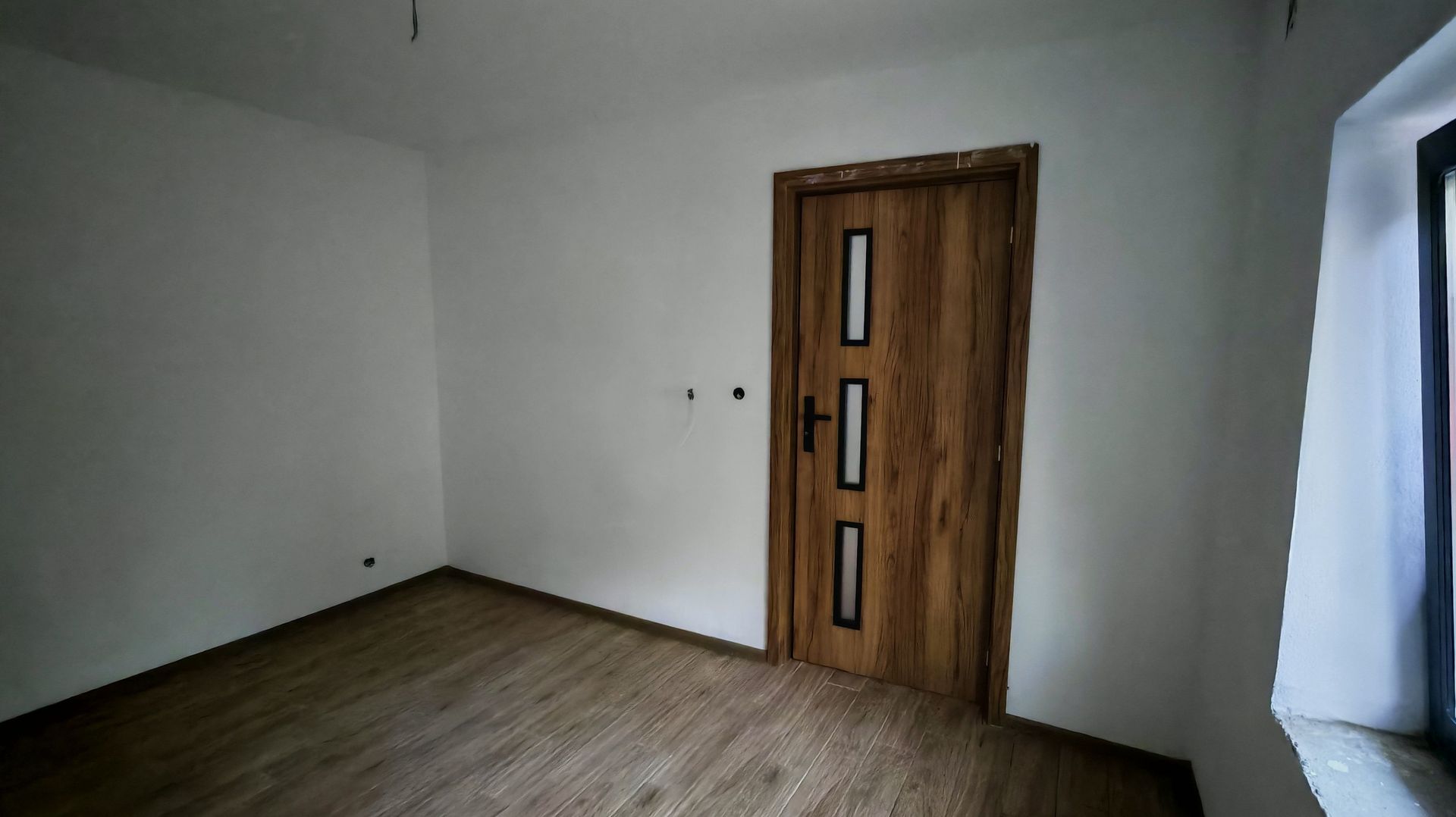 Corp de casa P+M 4 camere , ASTRA - Carpatilor -LIDL- ,curte comuna. - Poză 21