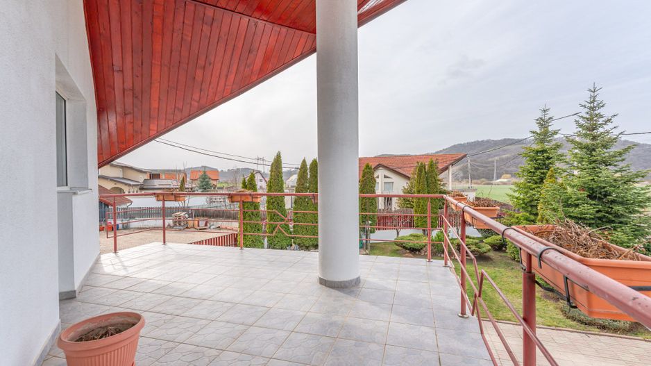 Casă spațioasă pentru familie în Hărman: 5 camere, 670 mp teren - Poză 16