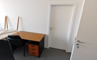 Birouri spatioase in cladire de birouri - Poză 3