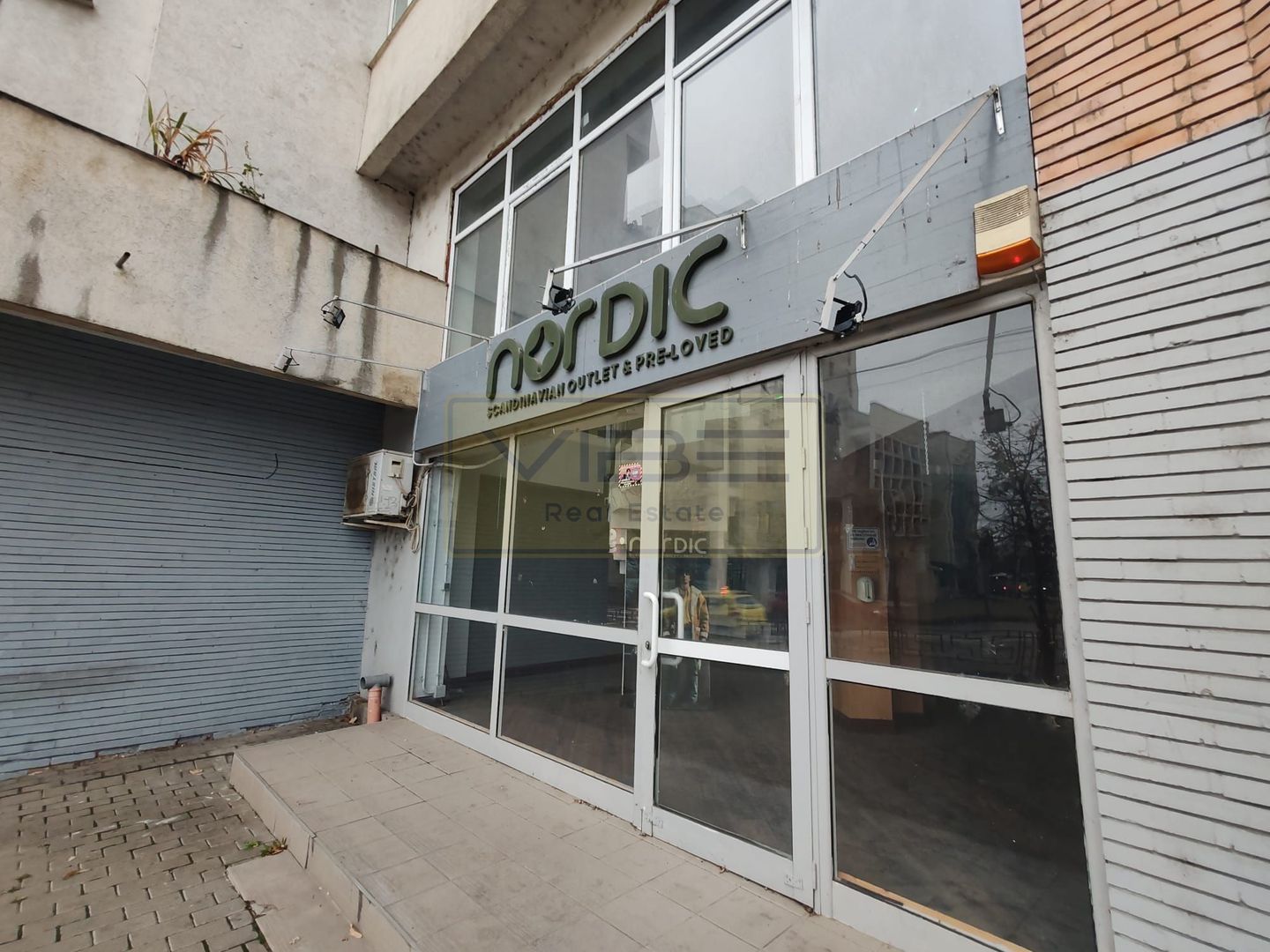 Sf. Lazar- Spatiu comercial la bulevard- vad/ trafic pietonal intens ! - Poză 4