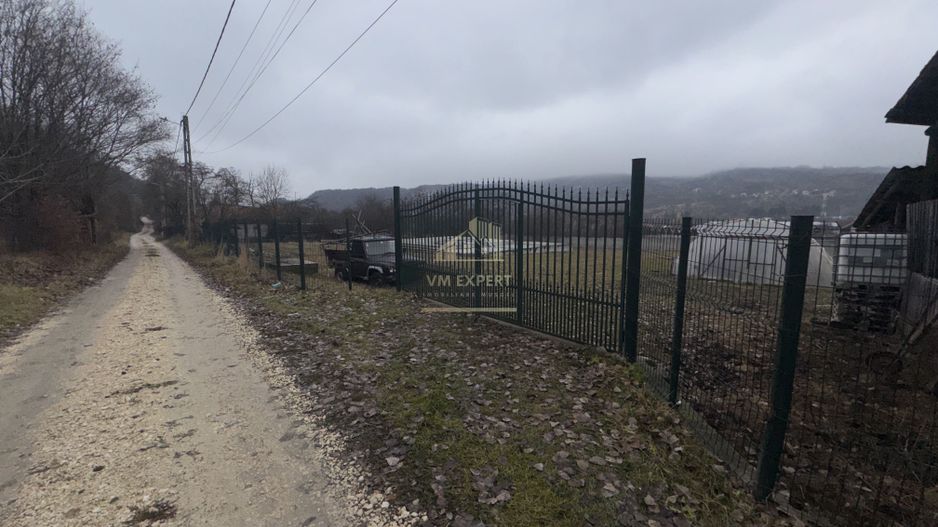 TEREN INTRAVILAN 2200 MP CAMPULUNG ARGES - Poză 3