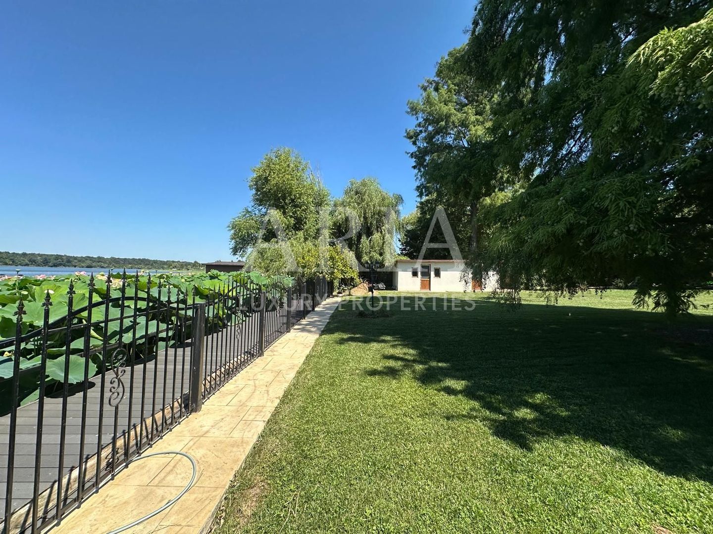 VILĂ INDIVIDUALA LAKEFRONT SNAGOV | POOL - Poză 6