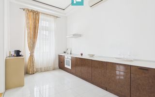 Apartament deosebit în clădire istorică central - Poză 24