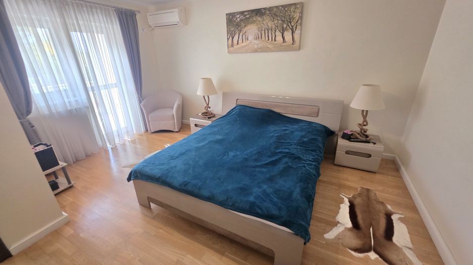 Vilă excepțională cu lift, piscina și teren de 1000 mp | VOLUNTARI - Poză 13