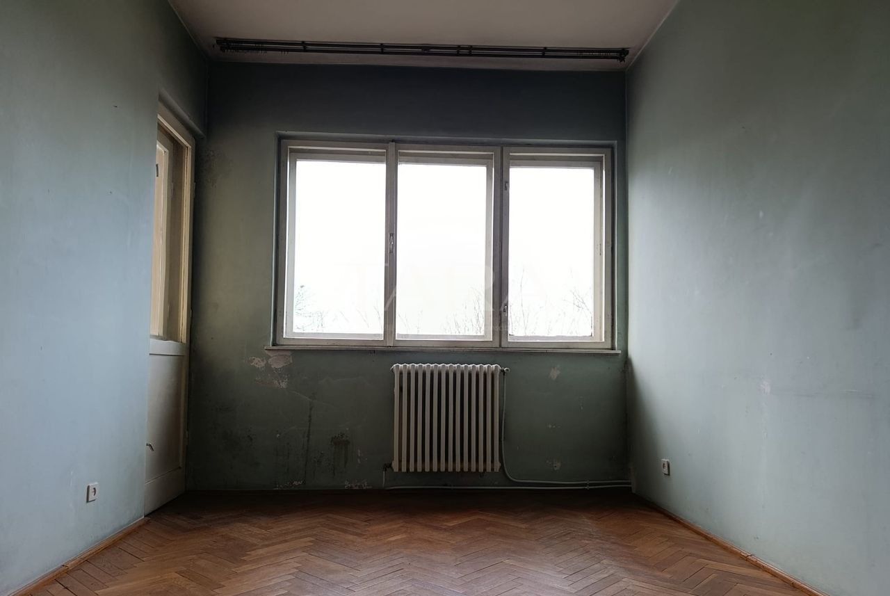 Apartament generos cu 4 camere și garaj inclus, zona Centrala - Poză 6