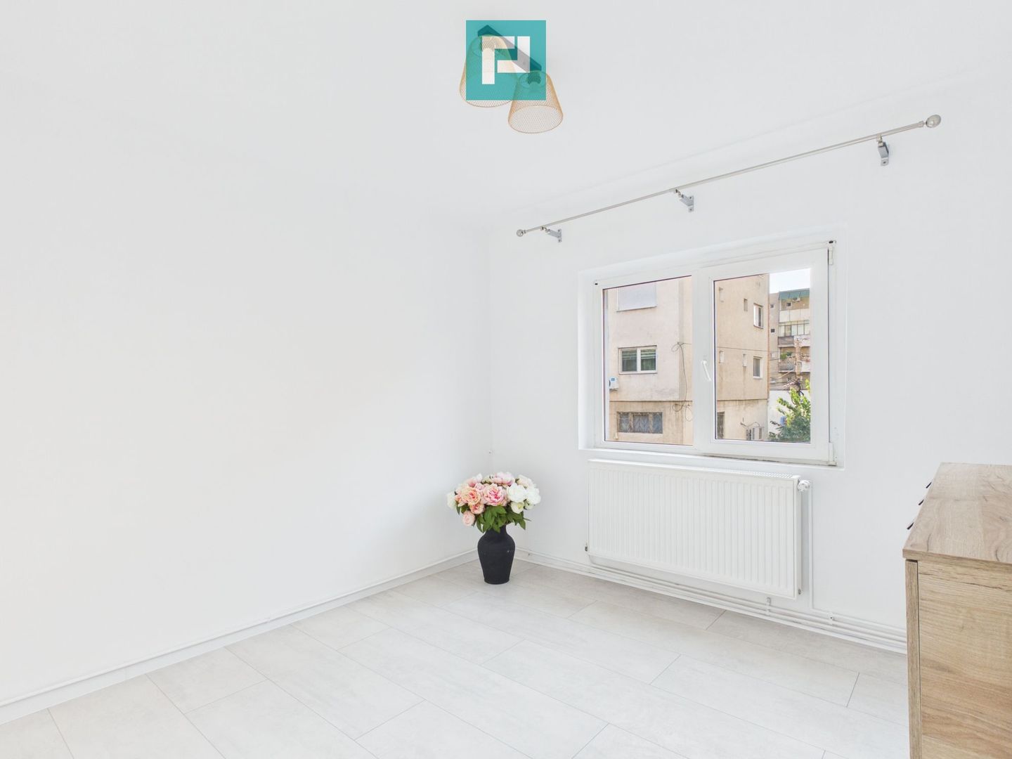Apartament lux 3 camere de închiriat central Arad - Poză 2
