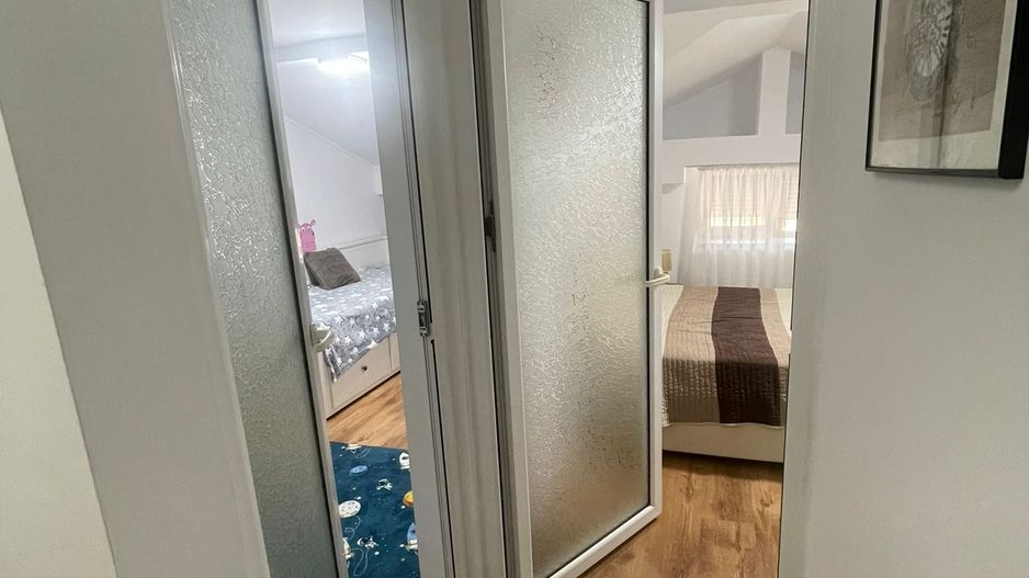 Apartament/mansardă 3 camere,Micro 17,utilat si mobilat - Poză 19