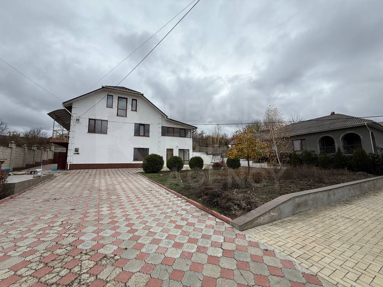 Chirie, casă, 5 camere, strada Sfântul Mihail, Băcioi - Poză 3