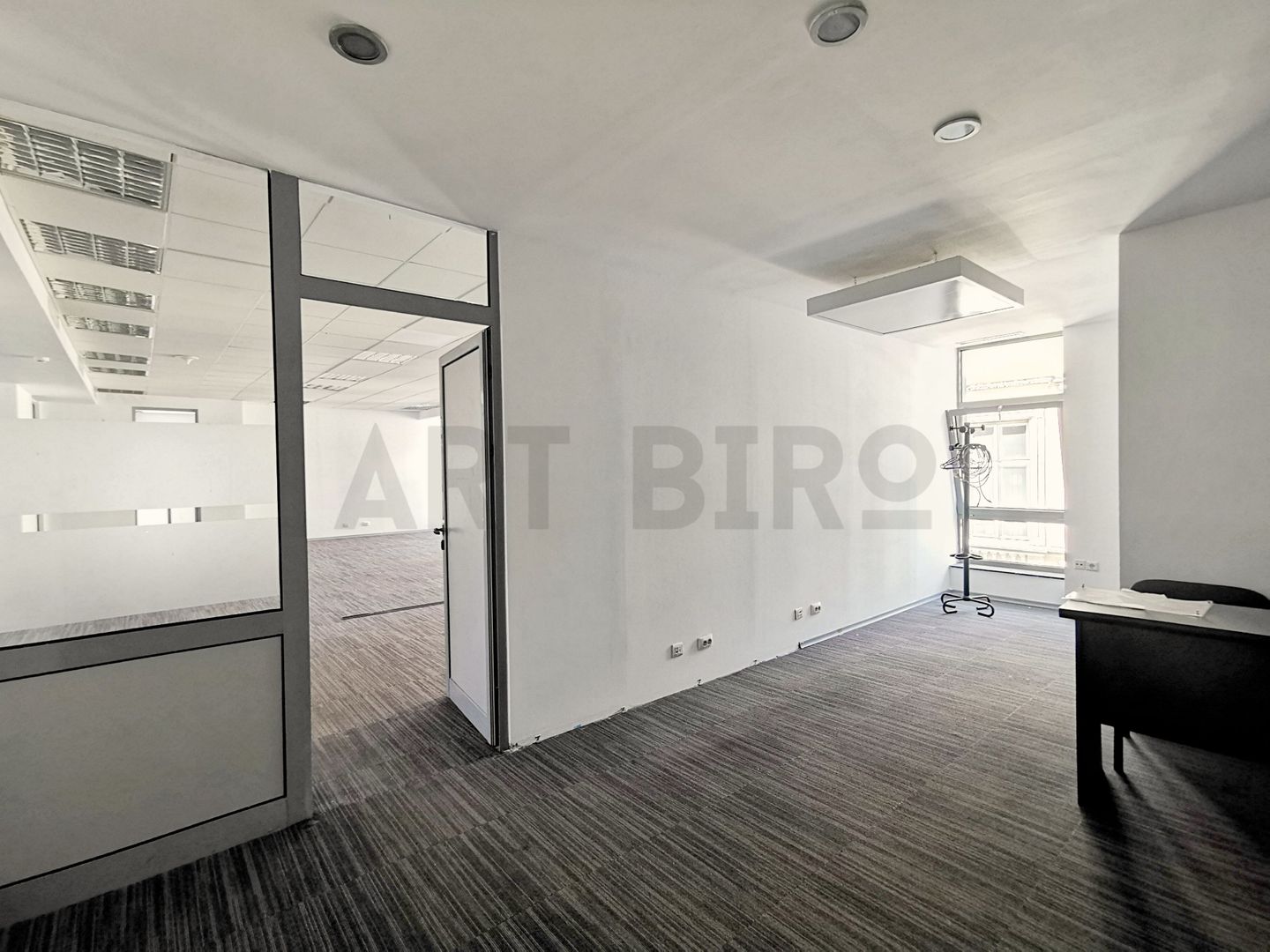 Zero comision, 260-682mp birou mobilat, move-in ready, Romana, 6' metrou - Poză 10