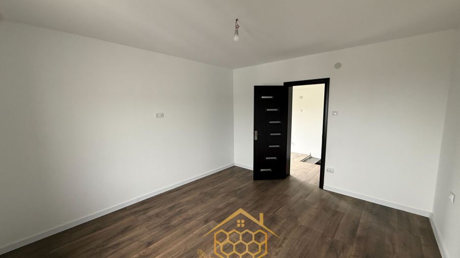 Casa P+1 in Simnicul de Jos - 3 dormitoare- Toate utilitatile - Poză 12