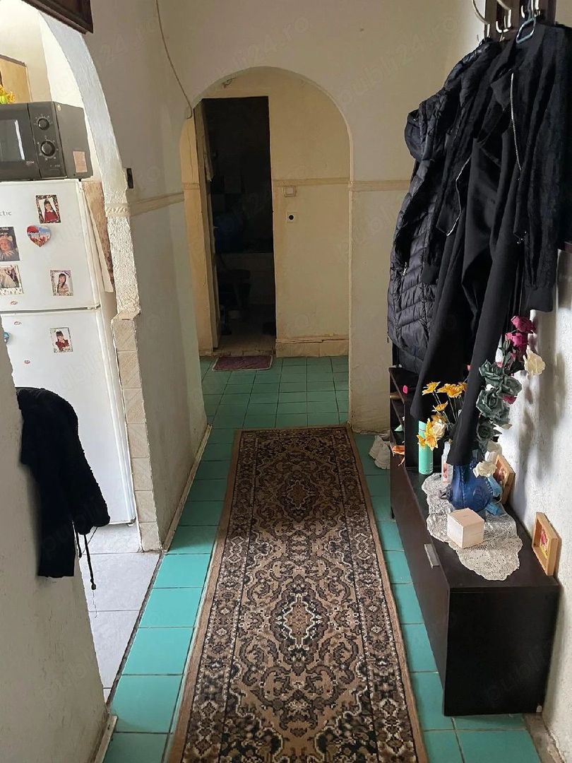 BRASADAS vinde ap 2 cam etaj 3/4 in Carpați 2. - Poză 3