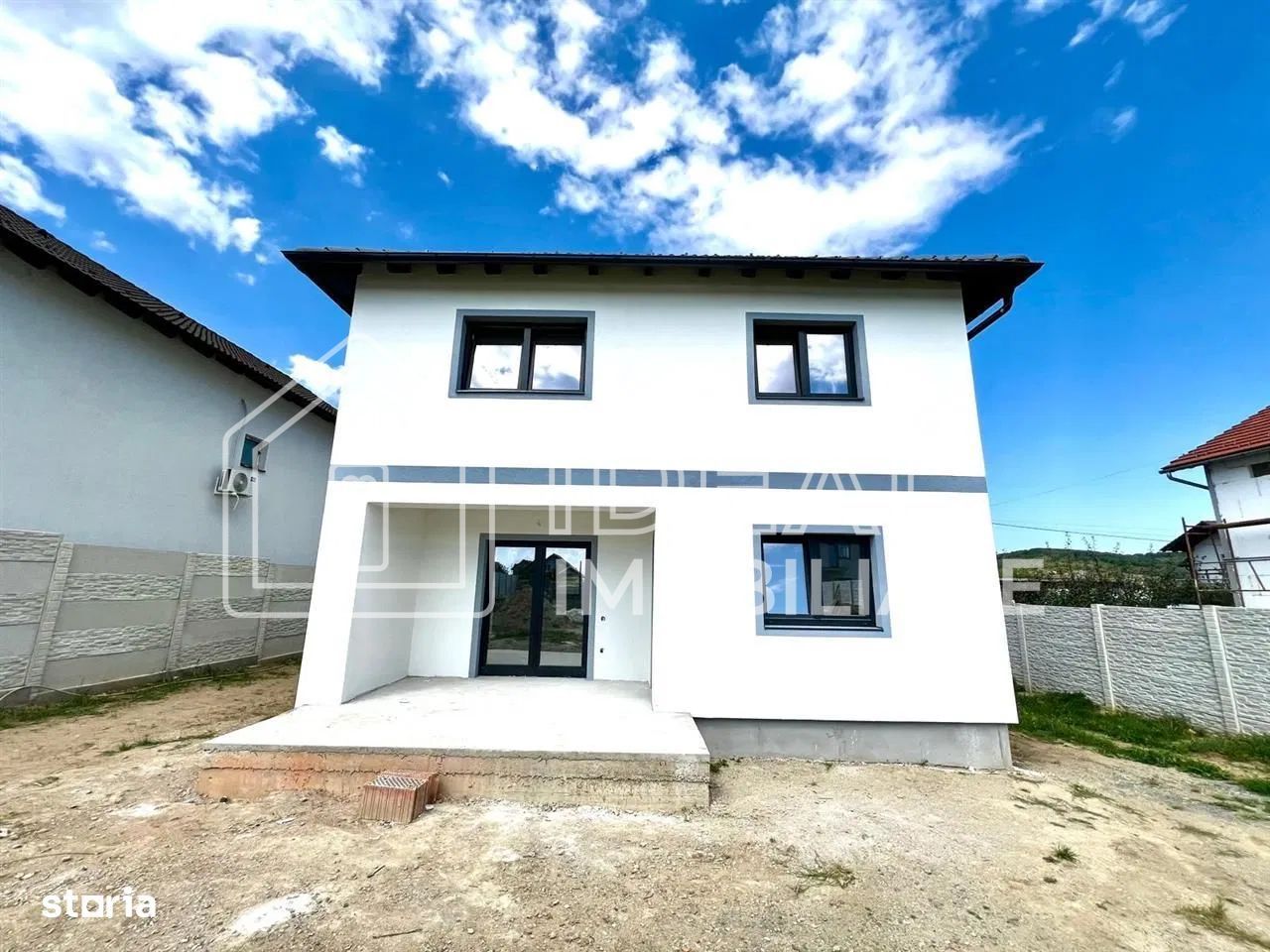 Casa Individuala cu 4 camere si 270 mp de curte, în Cristian - Poză 1