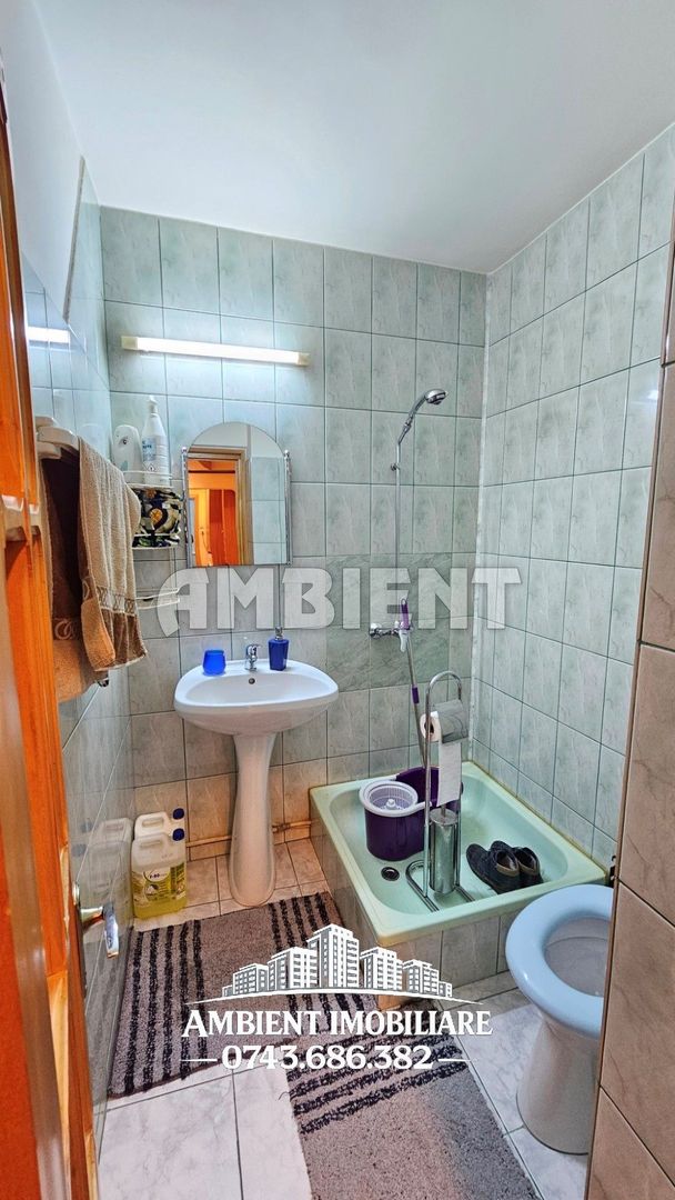 Apartament cu 4 camere, mobilat și utilat, zona TRAIAN; - Poză 9