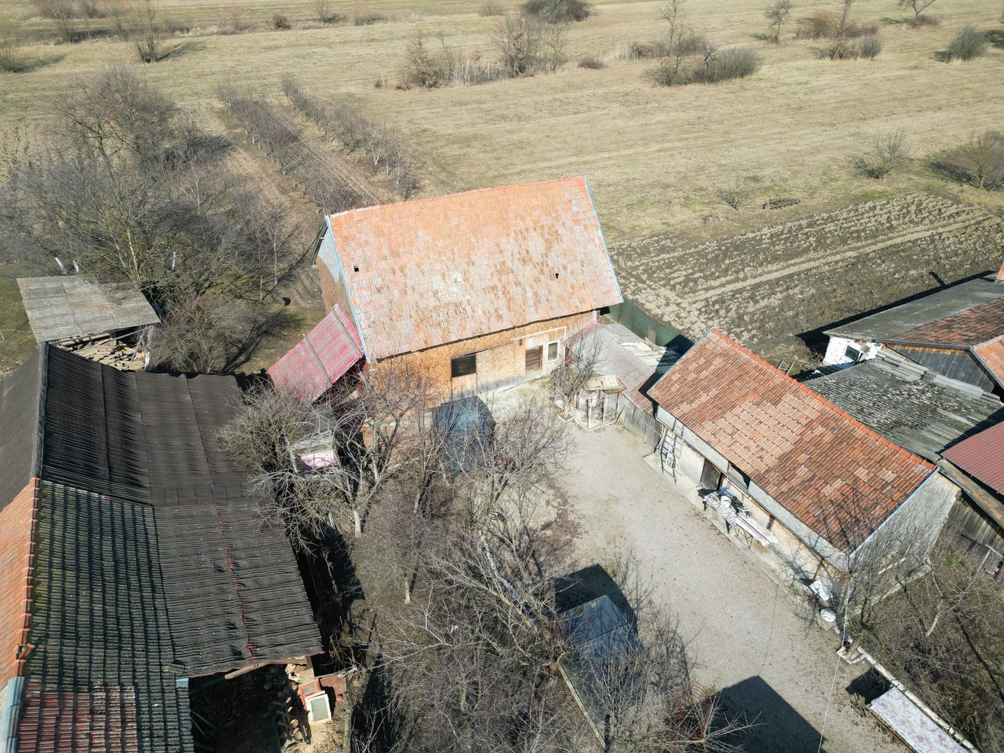 Casă 4 camere 94 mp + teren 1.527 mp Pachia jud. Covasna - Poză 17